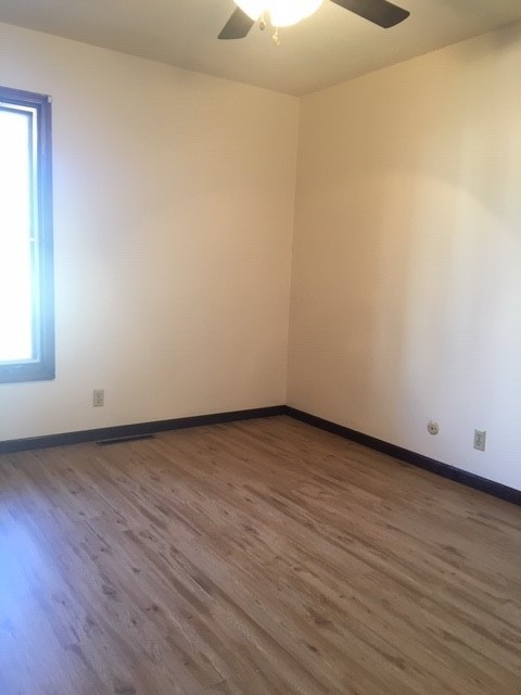 2 beds, 1 bath, 800 sqft, $700, Unit A