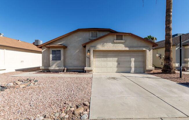 Beautiful 3 BR 2 Bath home in the heart of Peoria!