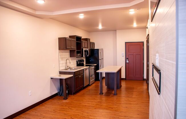 1 bed, 1 bath, 580 sqft, $1,205, Unit 210
