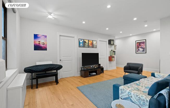109 20 QUEENS BLVD