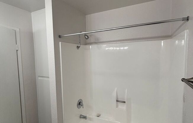 1 bed, 1 bath, 750 sqft, $2,160, Unit 802