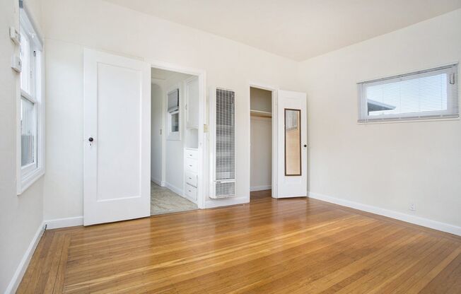 1 bed, 1 bath, $2,500, Unit 2151 Clinton Ave #C