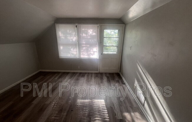 4566 A N 28 ST