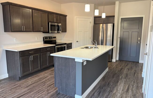 3 beds, 3.5 baths, 2,139 sqft, $2,950, Unit 4888-327