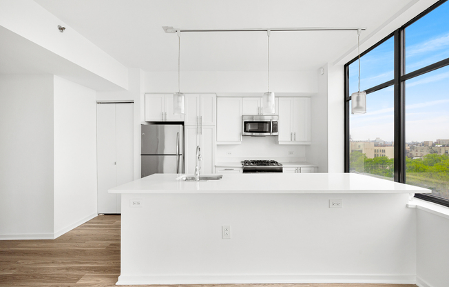 1 bed, 1 bath, 709 sqft, $4,638, Unit 8B