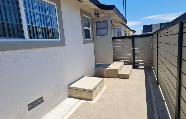 Newly Remodeled 1 Bedroom / Call or text Orlando 657-274-8756 today!