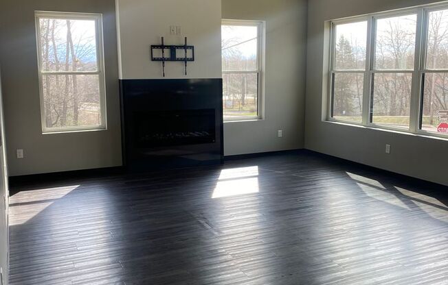 3612 Spooner Ave - $500 Security Deposit!