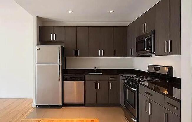 537 W 27 ST