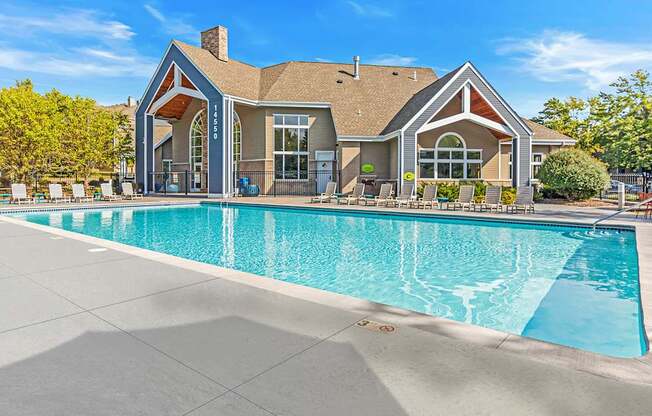 Leasing office with pool