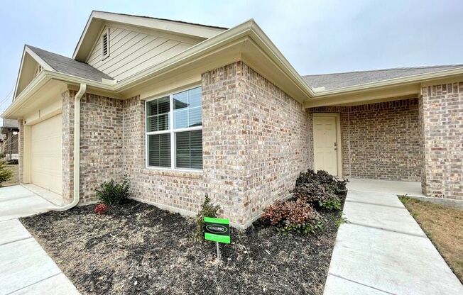 4 beds, 2 baths, 2,040 sqft, $2,095