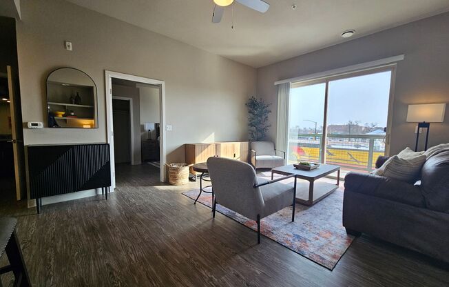 2 beds, 2 baths, 995 sqft, $2,700, Unit 305