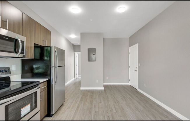 1 bed, 1 bath, 552 sqft, $1,295, Unit 12