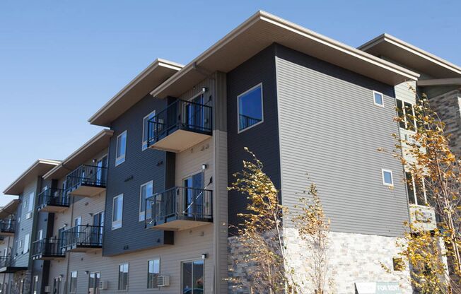 1 bed, 1 bath, 707 sqft, $1,135, Unit 104