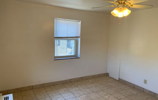 2 beds, 1 bath, $1,675, Unit C2