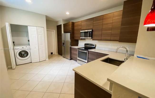 4272 Vineyard Cir
