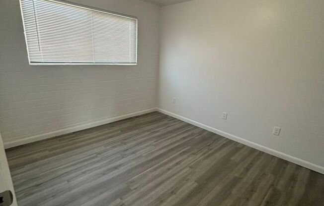 2 beds, 1 bath, 900 sqft, $1,200, Unit 10