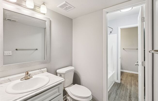 2 beds, 1.5 baths, 850 sqft, $1,600