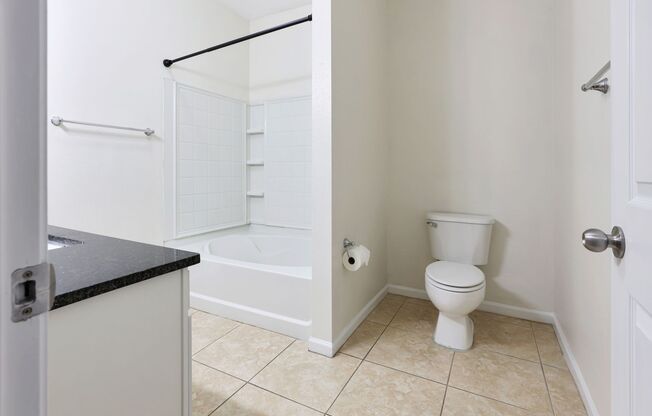 3 beds, 2 baths, $2,150, Unit Apt 711