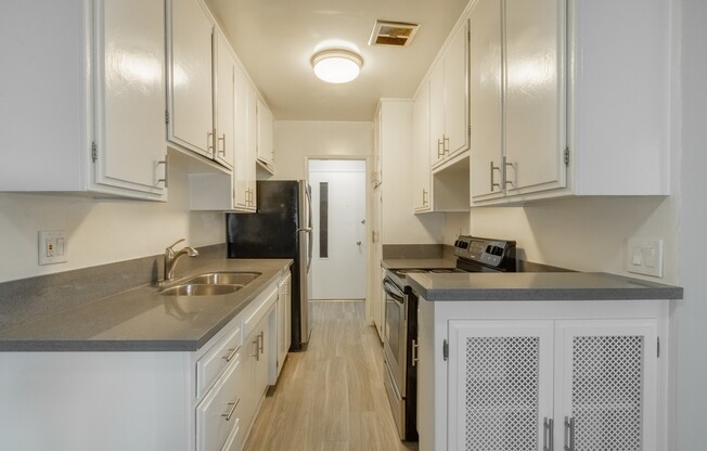 1 bed, 1 bath, 700 sqft, $2,495, Unit 115