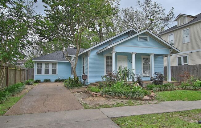 Beautifully updated 3BR/2BA Bungalow in desirable Sunset Heights