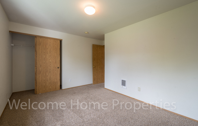 2 beds, 1 bath, $1,195