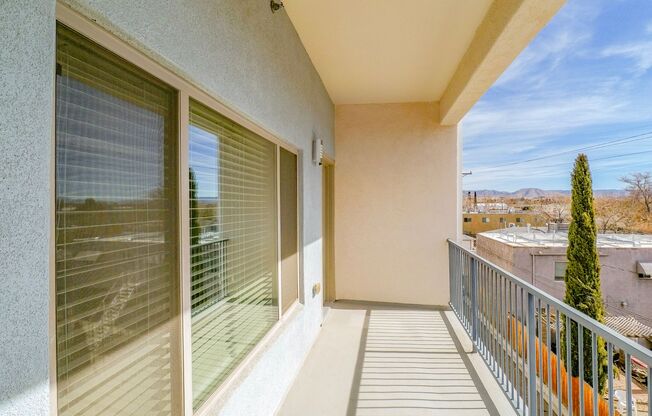 1 bed, 1 bath, 789 sqft, $1,600, Unit 416