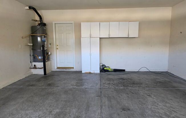 4 beds, 3 baths, $2,600