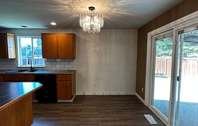 Gorgeous 4 Bedroom 2.5 Bath Single Family Home On Private Cul-Du-Sac