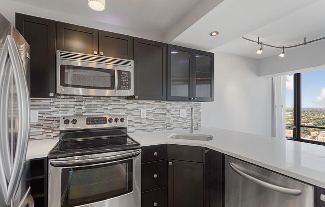 1 bed, 1.5 baths, 667 sqft, $2,400, Unit 24L