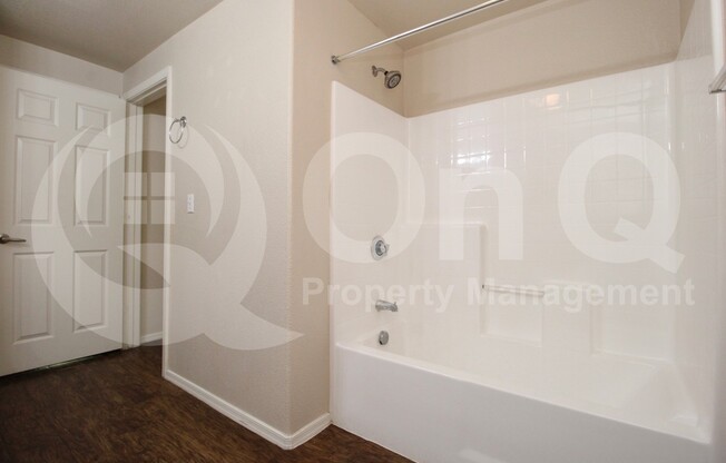 1 bed, 1 bath, 748 sqft, $1,050, Unit 2026