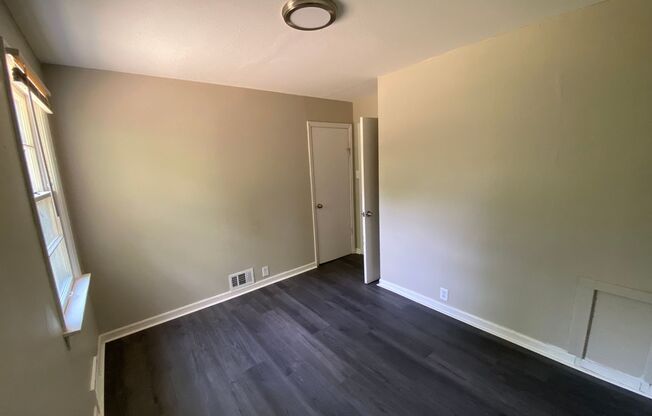 2 beds, 1 bath, $975