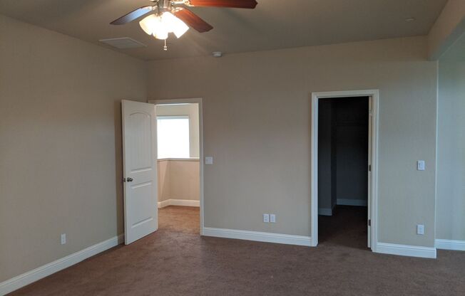 3 beds, 2.5 baths, $2,395