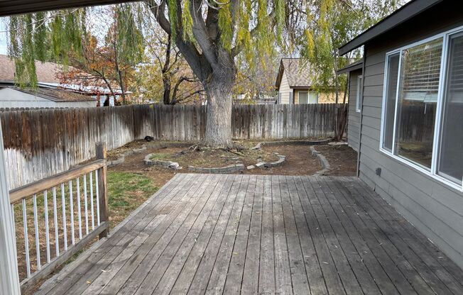 Desirable one Level Home in SW Redmond!