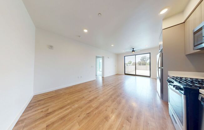 2 beds, 1 bath, 850 sqft, $2,745, Unit 211