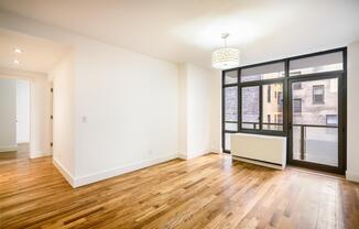 2 beds, 2 baths, 905 sqft, $4,212, Unit 5H