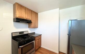 2 beds, 1 bath, $2,095, Unit 1403