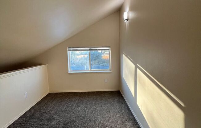 Studio, 1 bath, $950, Unit D