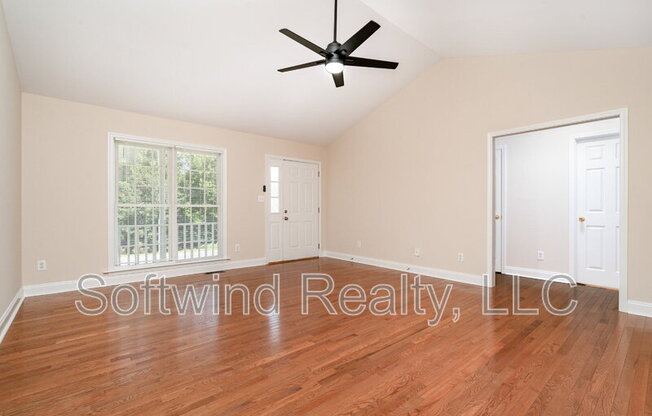 1803 RED BIRD CIR SE