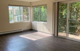 210 10th Ave E