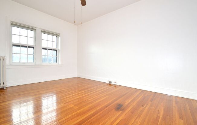 1 bed, 1 bath, 410 sqft, $1,005, Unit 24 - 326