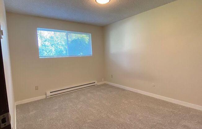 2 beds, 1 bath, 1,000 sqft, $1,775