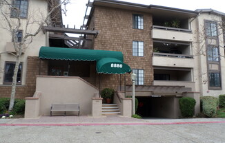 The Boardwalk in La Jolla 2 bdr 2 bath 3 floor!