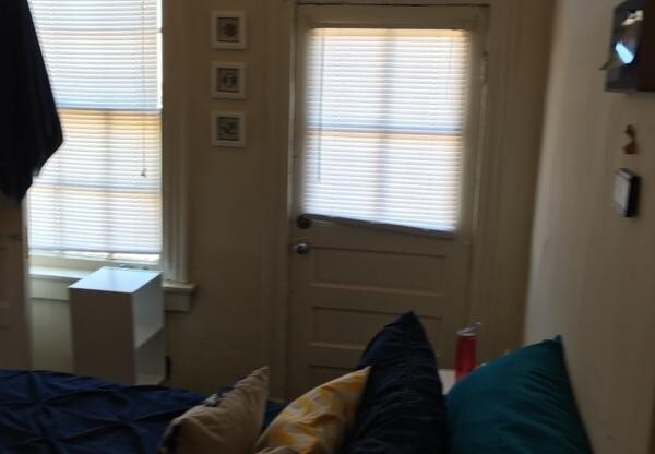 1 bed, 1 bath, $1,150, Unit Apt. 12