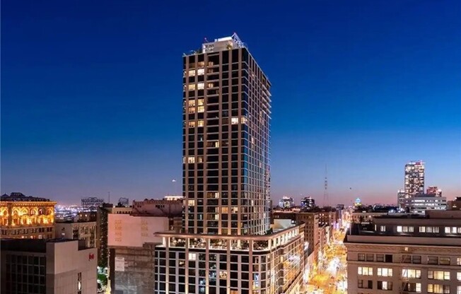 1 bed, 1 bath, 790 sqft, $5,300, Unit 1601