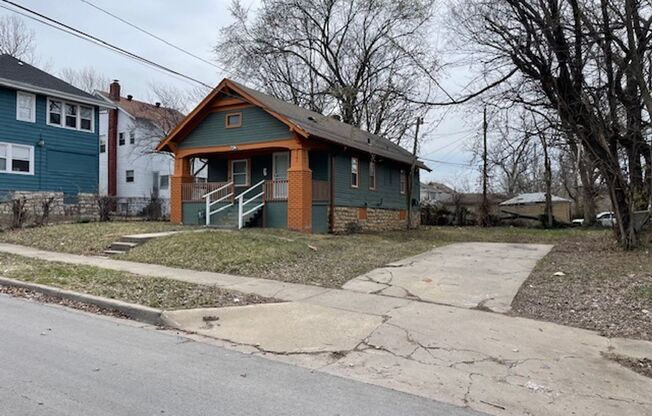 3bd/1ba Home, Large Yard!!