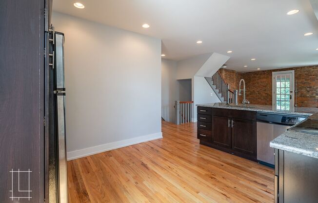 2 beds, 1 bath, $1,800, Unit 15.5 Auburn Ave