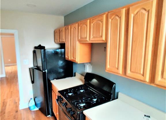 1 bed, 1 bath, 1,928 sqft, $2,000