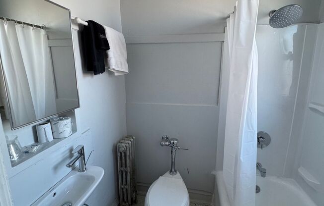 Newly rehabbed Rooms for Rent