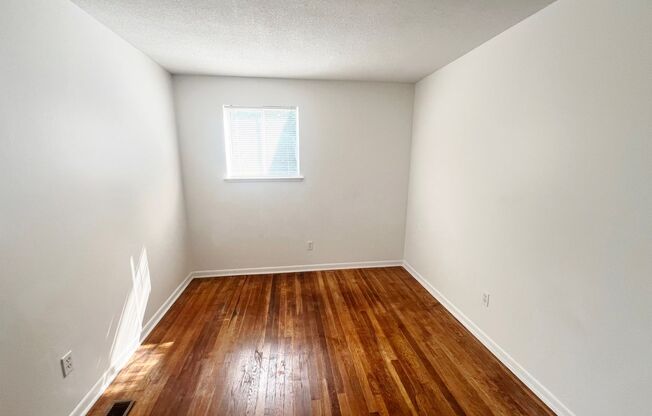 3 beds, 1 bath, $1,395