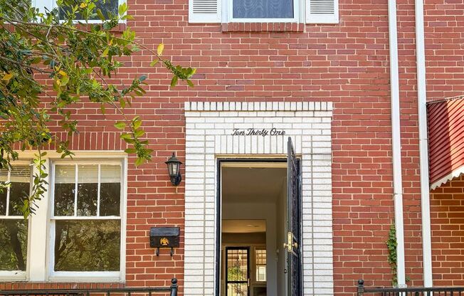 Charming Mid-Century Townhouse in Baltimore's Chinquapin Park-Belvedere Neighborhood